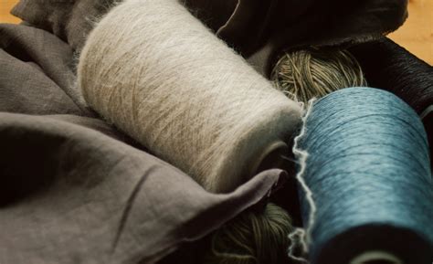 Wool: Une Fibre Textile Naturelle et Durable pour le Vêtement Haute Couture!